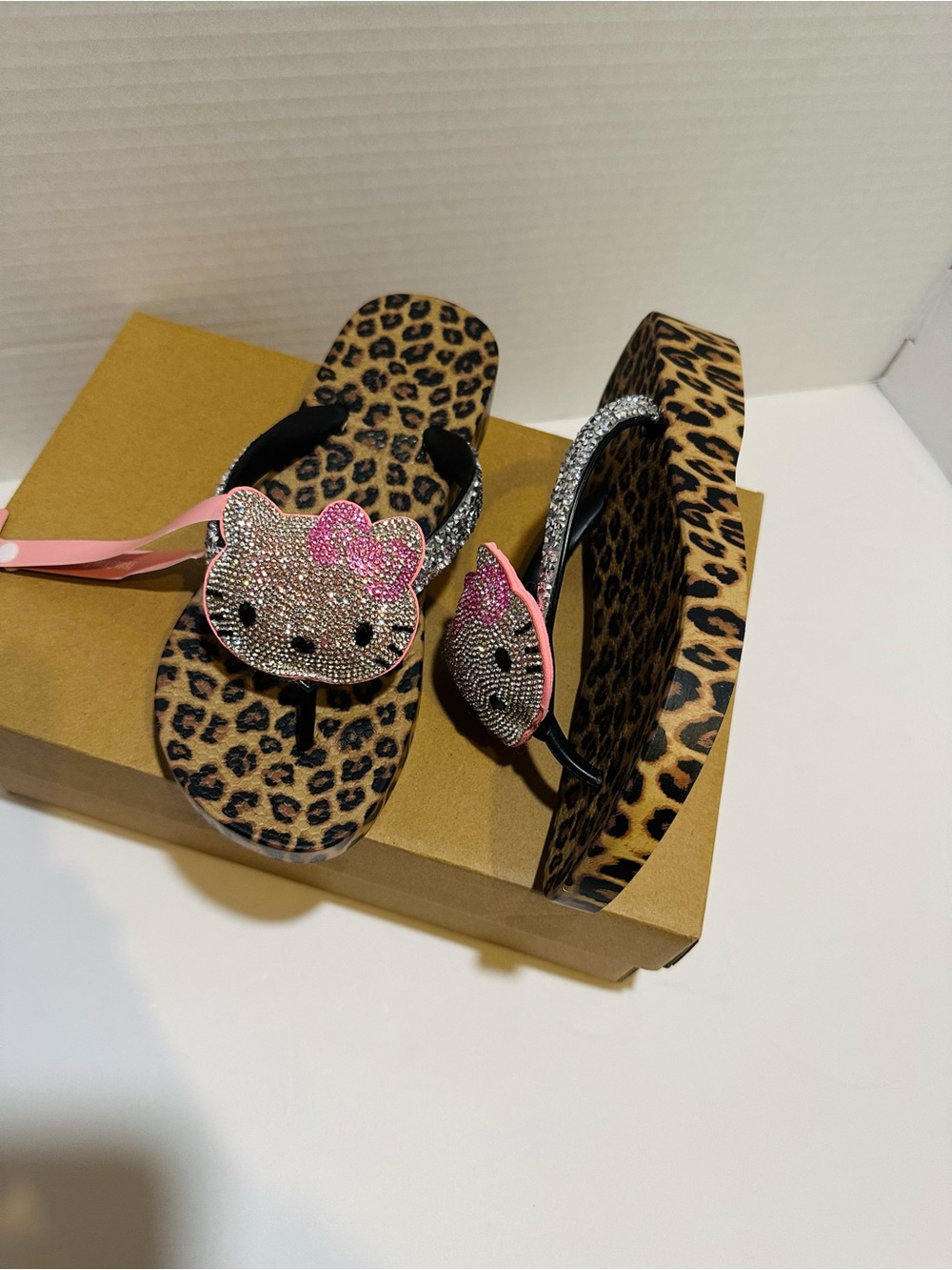 Leopard Print Flip Flops with Pink Sparkle Cat Accent